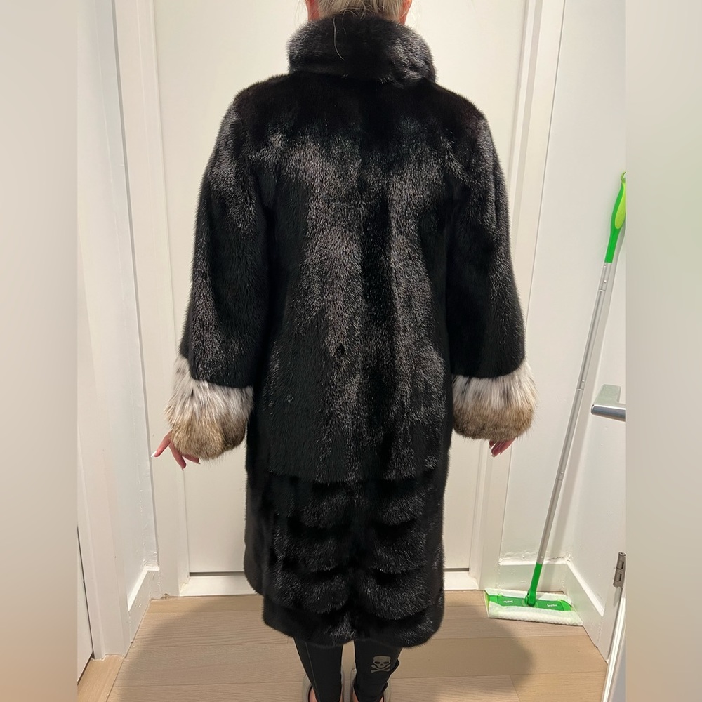 Brand new Fox Fur Black jacket with Blonde fur by the wrists 🦊